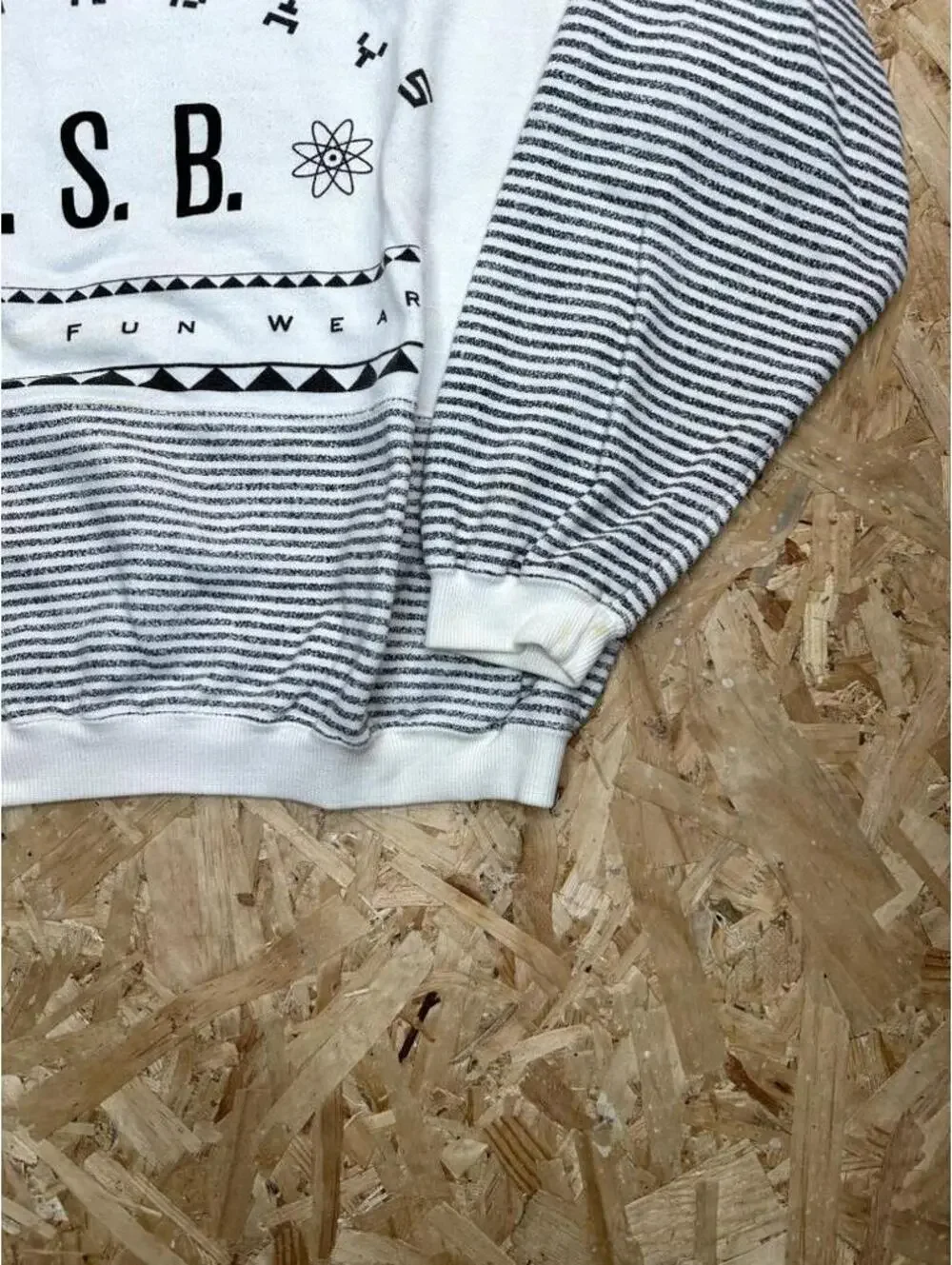 Vintage Saturdays BSB Sweatshirt Mens Medium White Striped Graphic Pullover